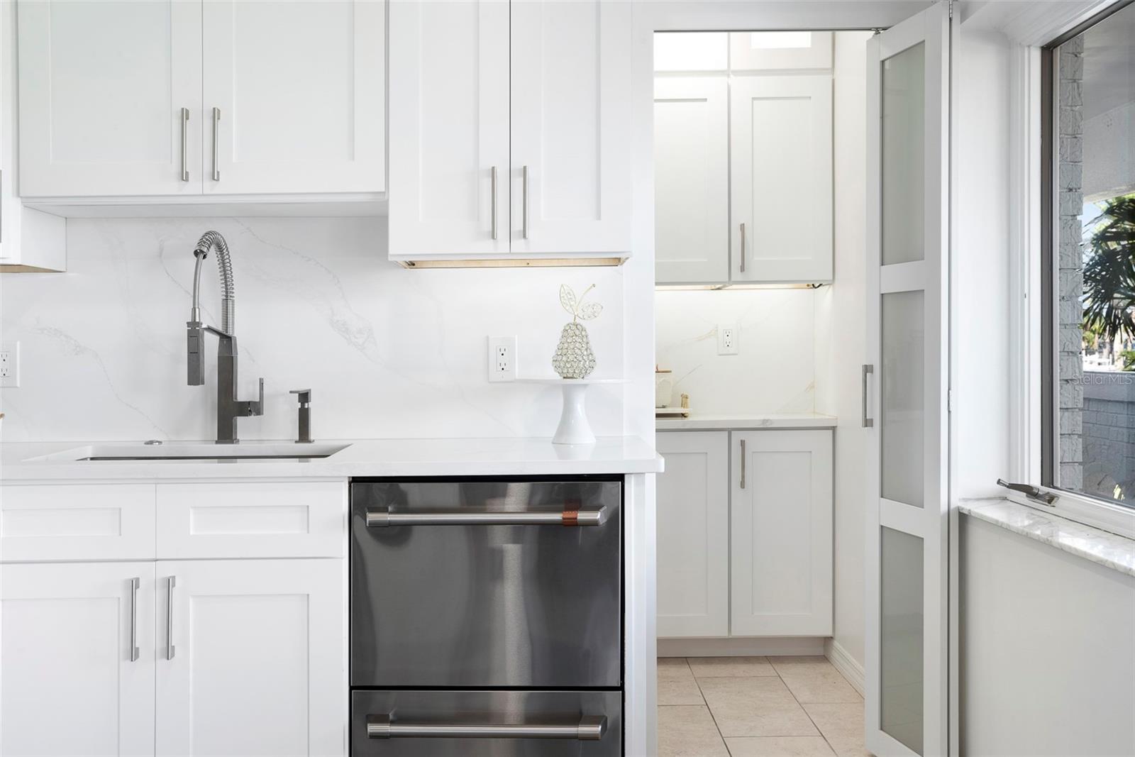 Image 16 of 56 For 2710 Hibiscus Drive W