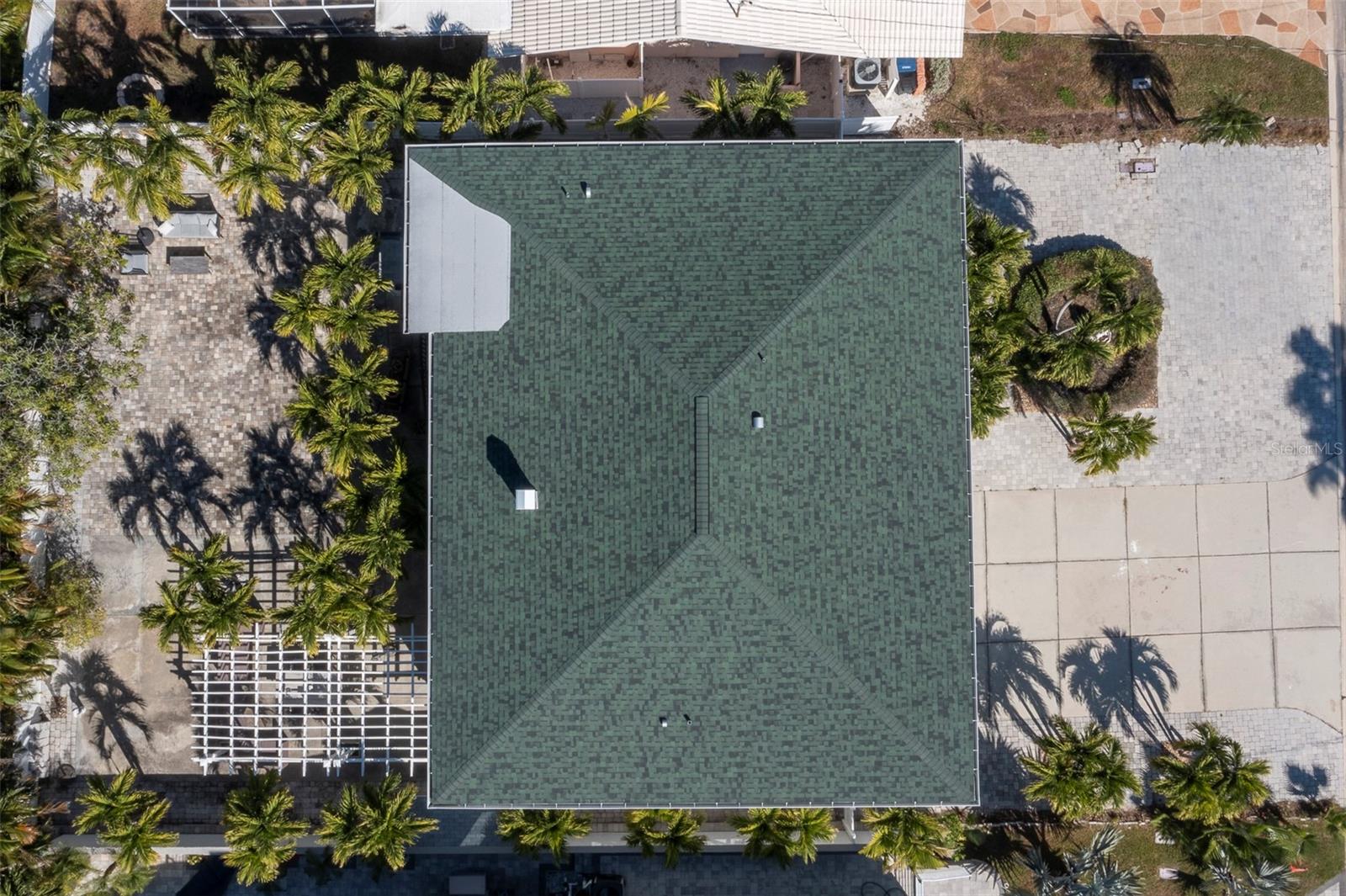 Image 3 of 56 For 2710 Hibiscus Drive W