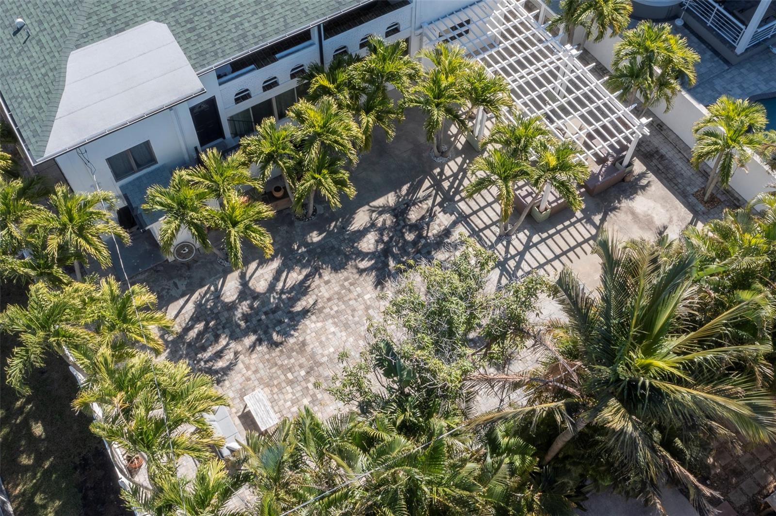 Image 4 of 56 For 2710 Hibiscus Drive W