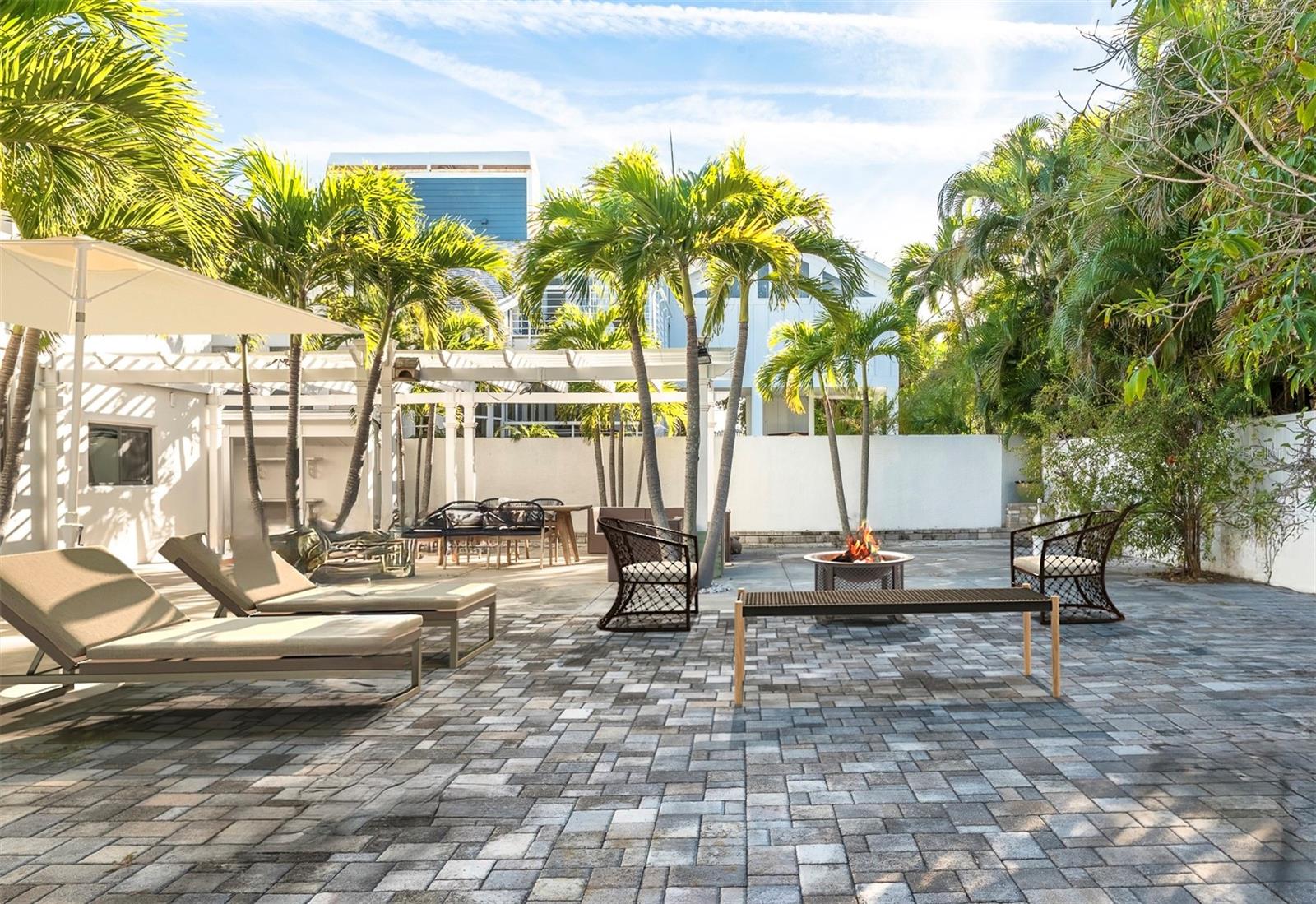 Image 5 of 56 For 2710 Hibiscus Drive W