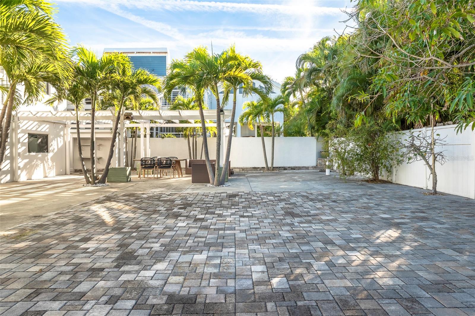 Image 6 of 56 For 2710 Hibiscus Drive W