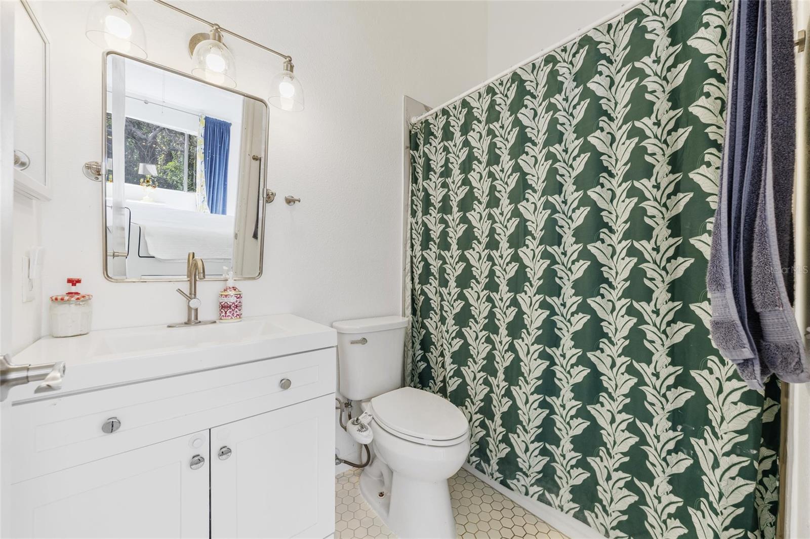 Image 12 of 19 For 5937 Bayside Key Drive