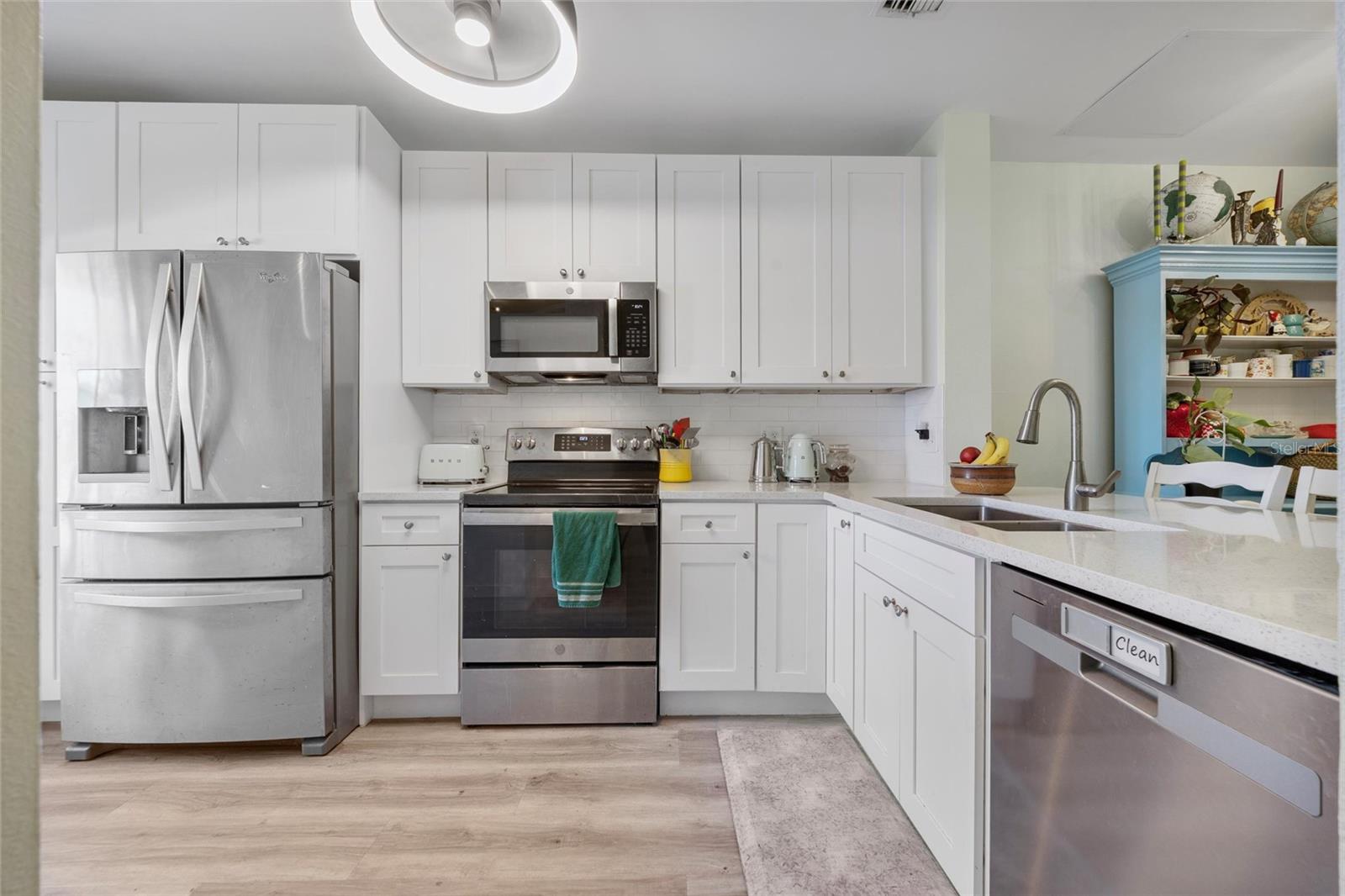 Image 2 of 19 For 5937 Bayside Key Drive