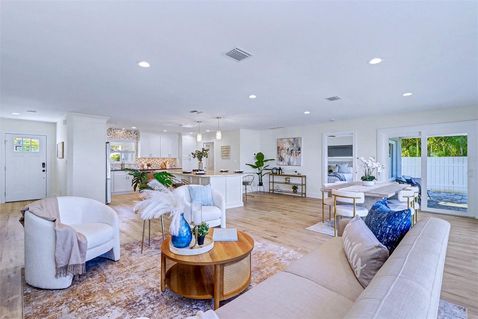 Image 11 of 49 For 17362 Kennedy Drive