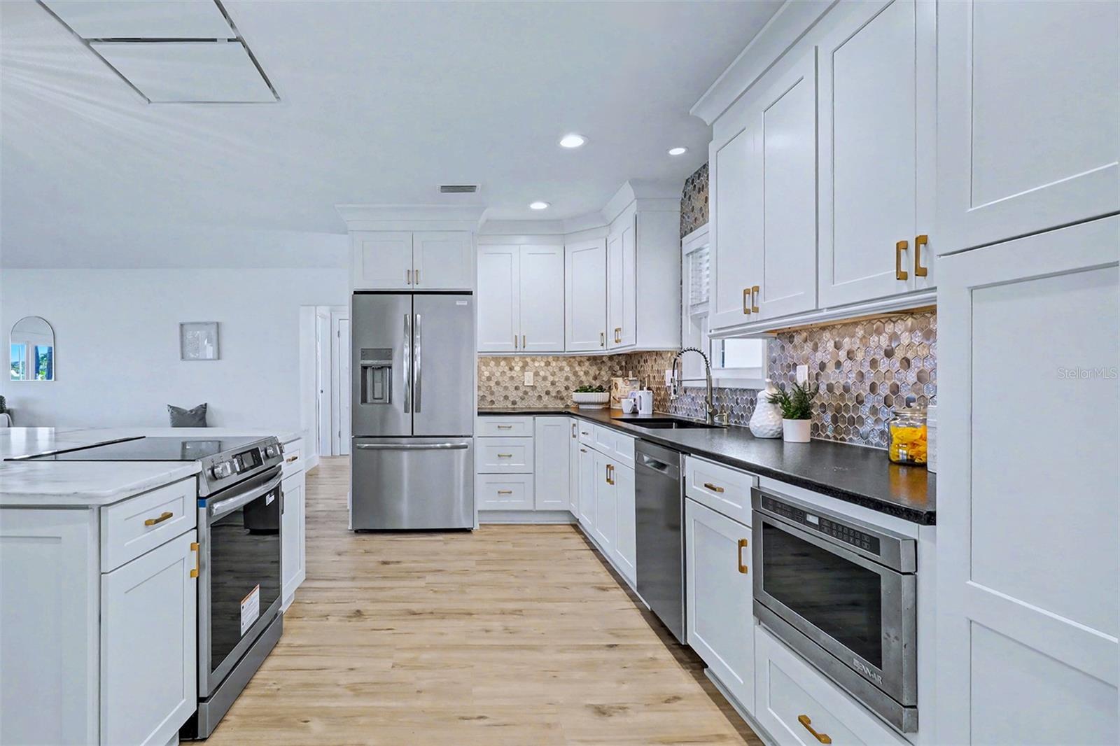 Image 21 of 49 For 17362 Kennedy Drive