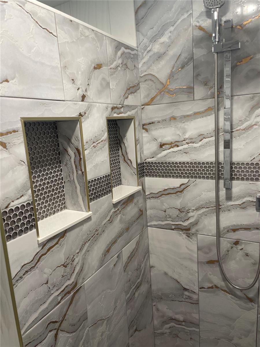 Image 12 of 18 For 10674 101st Avenue 2