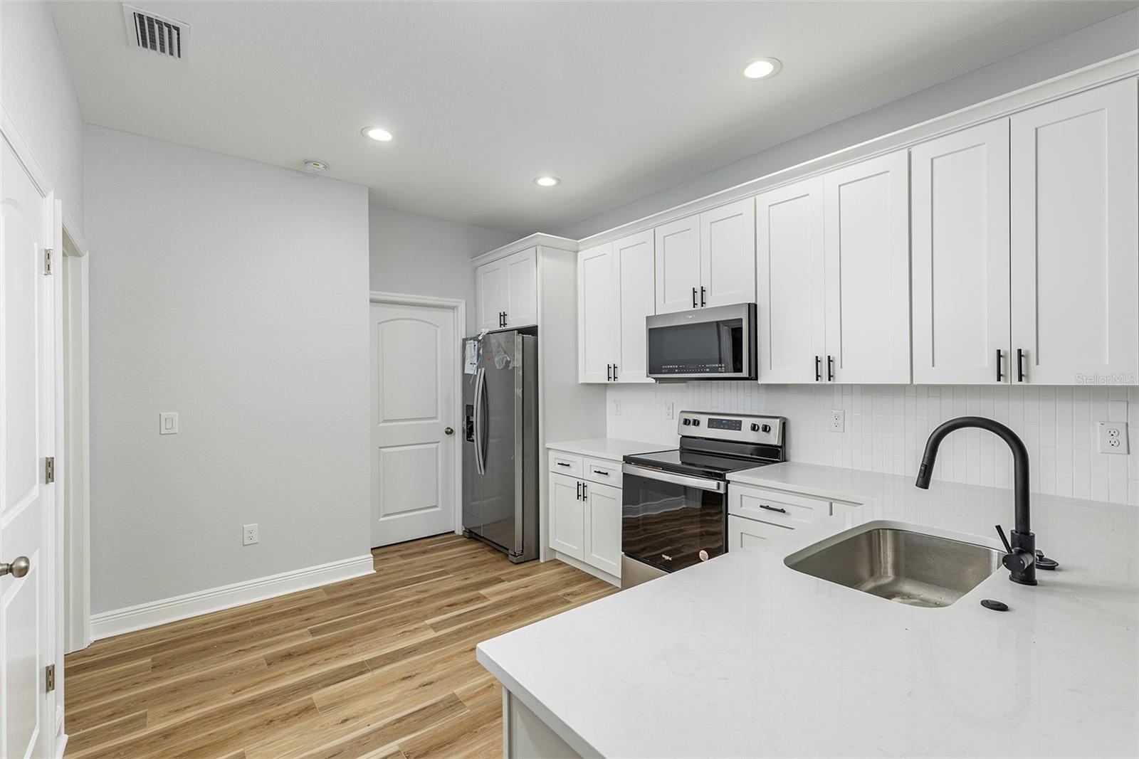 Image 14 of 24 For 113 Elm Street