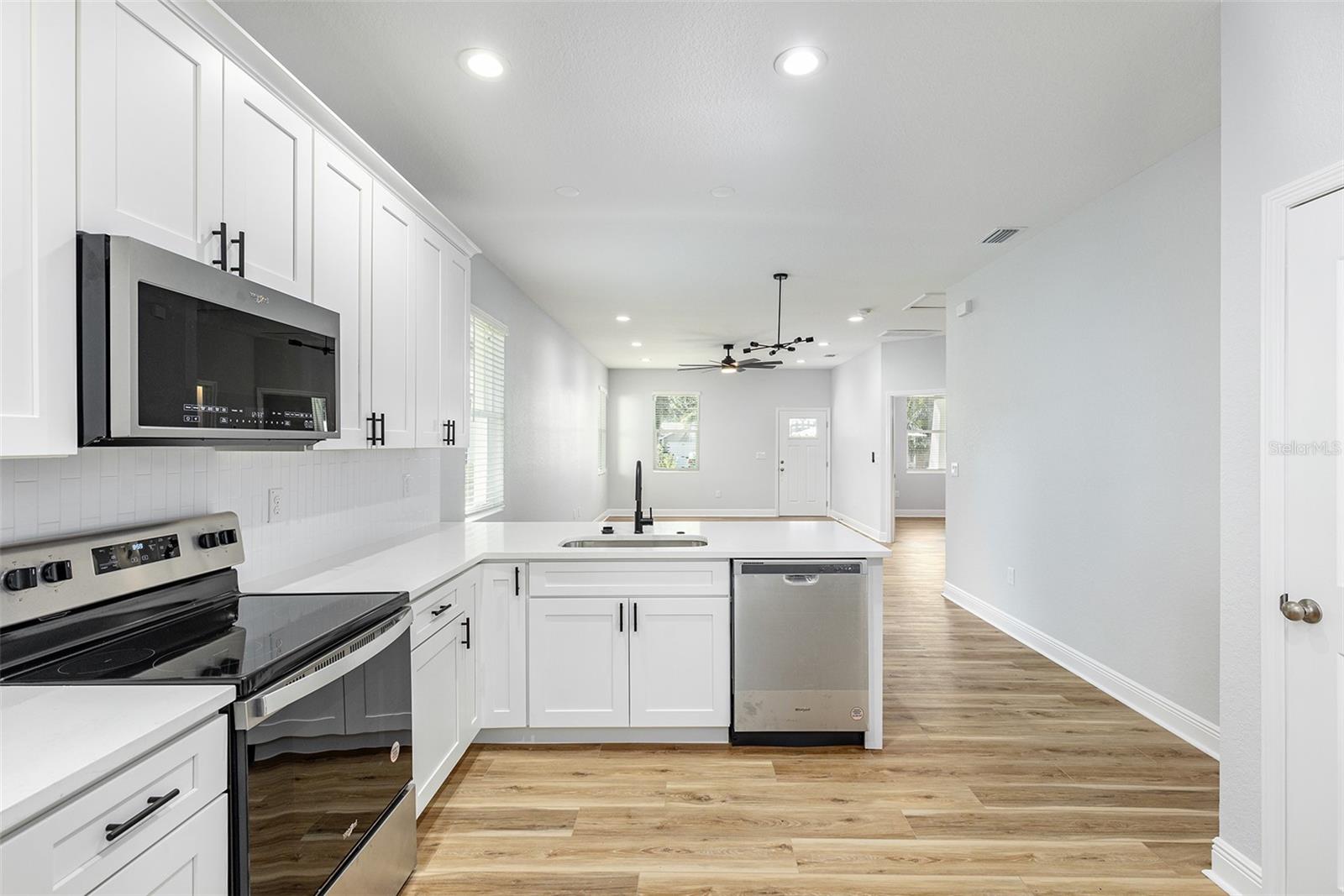 Image 16 of 24 For 113 Elm Street