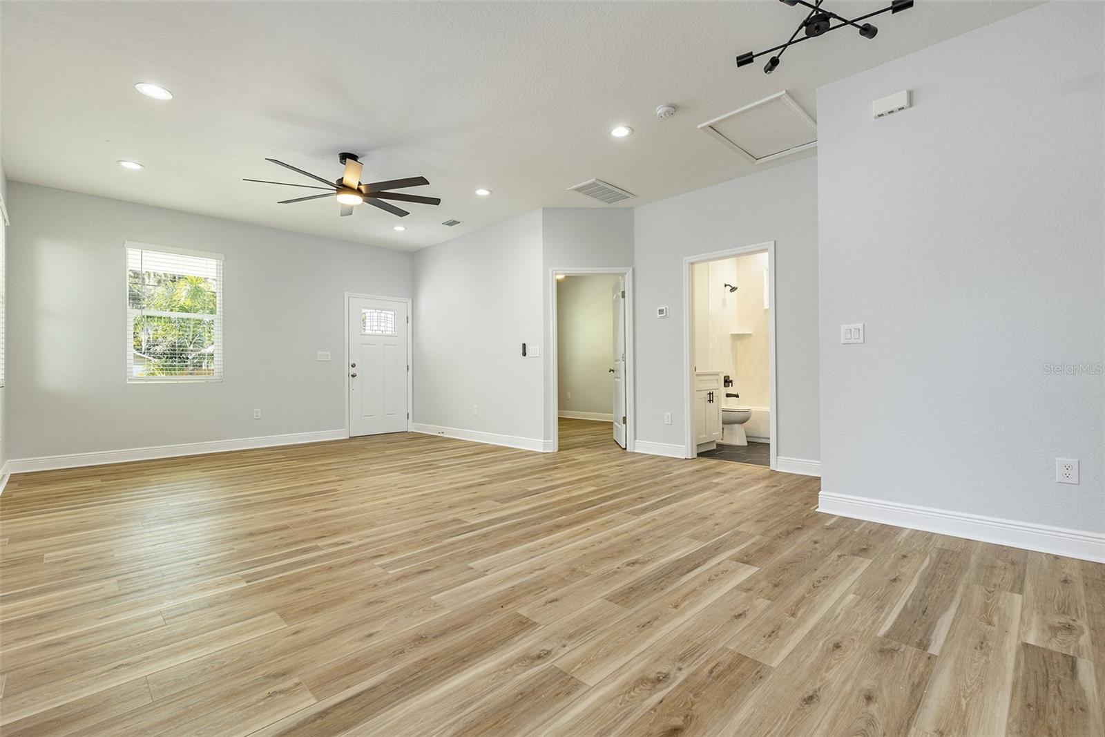 Image 7 of 24 For 113 Elm Street