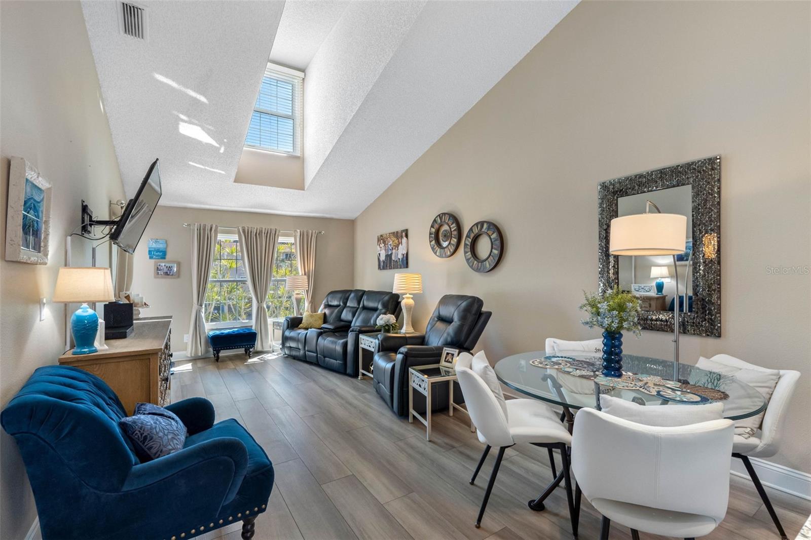 Image 13 of 44 For 193 Sun Isle Circle