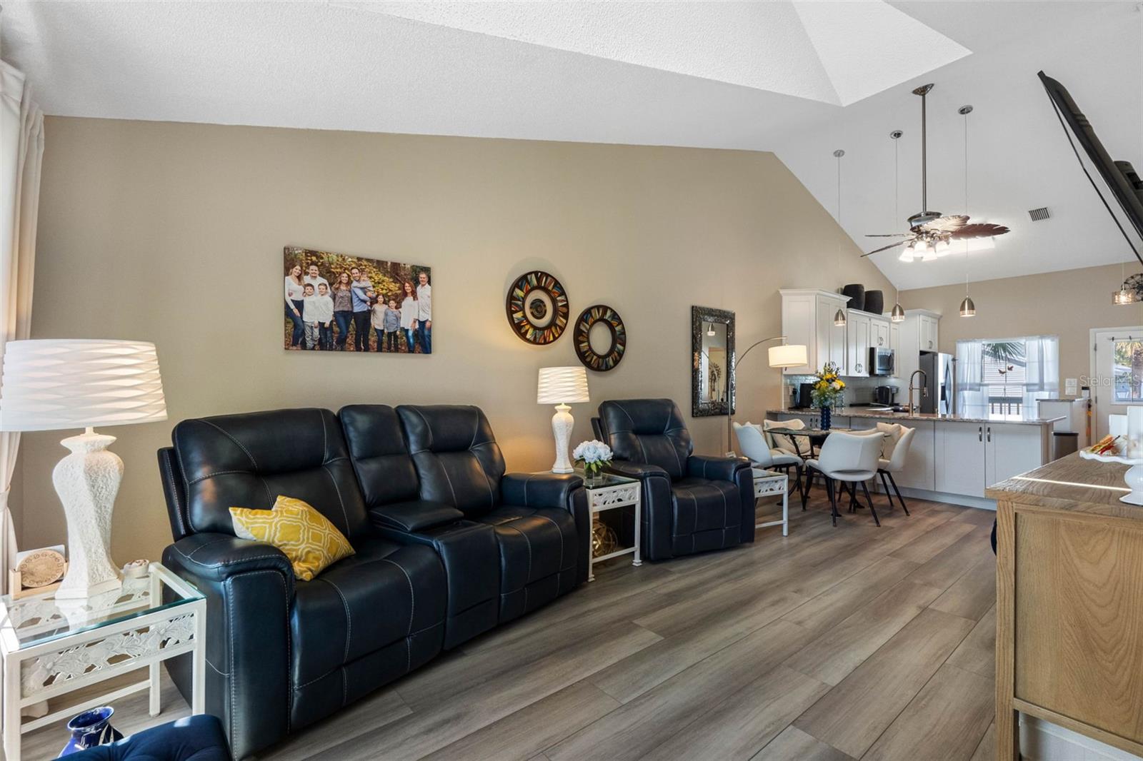 Image 14 of 44 For 193 Sun Isle Circle