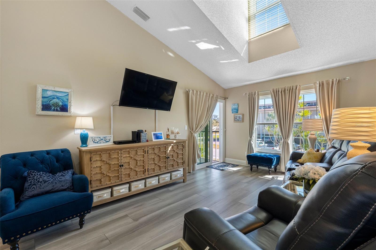 Image 16 of 44 For 193 Sun Isle Circle