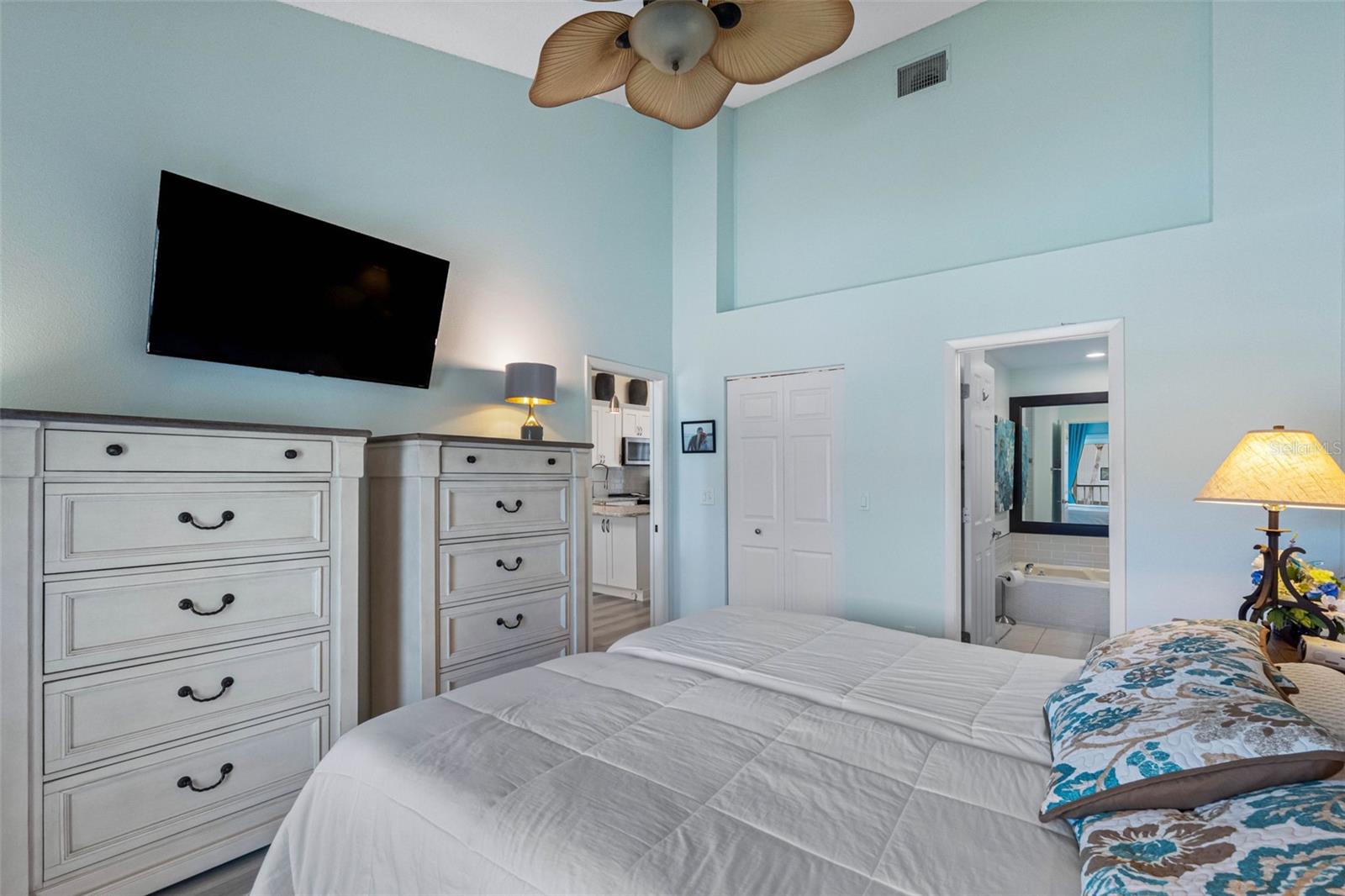 Image 21 of 44 For 193 Sun Isle Circle