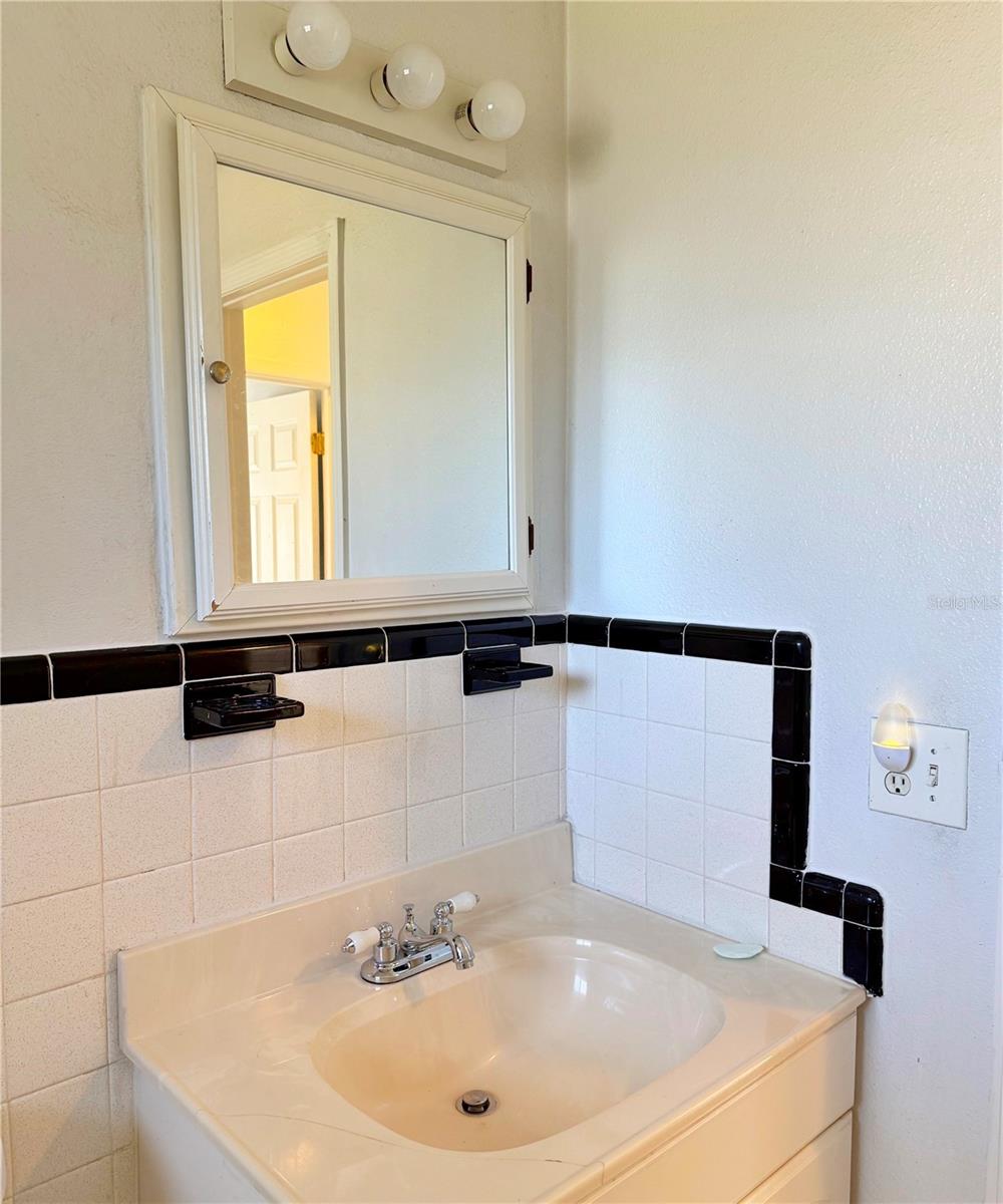 Image 19 of 30 For 5520 Hobson Street Ne