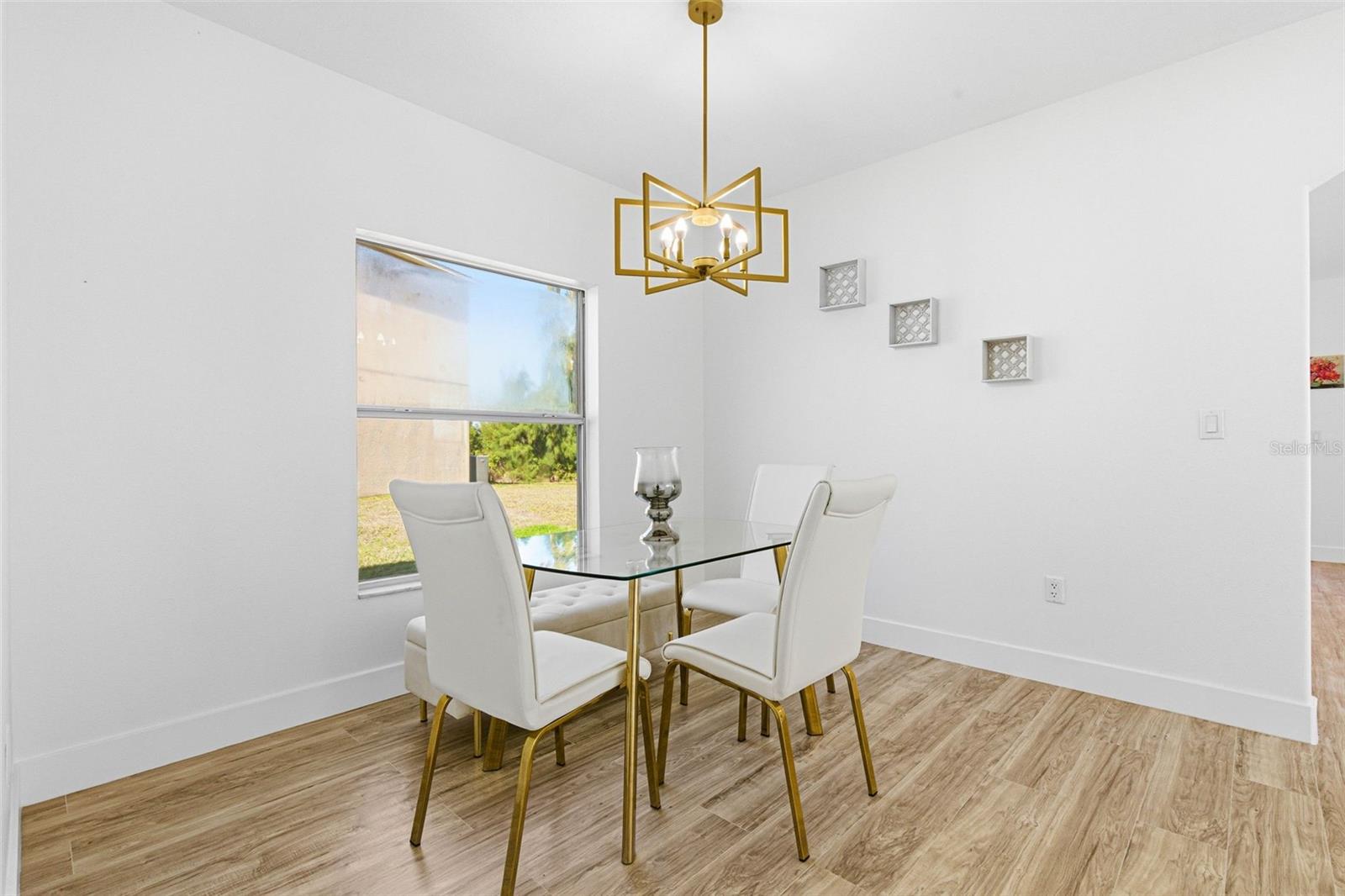 Image 15 of 73 For 1421 Tahoe Springs Court