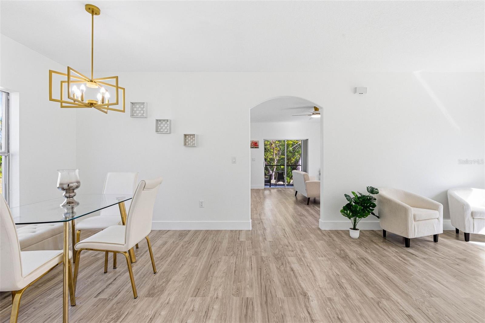 Image 16 of 73 For 1421 Tahoe Springs Court