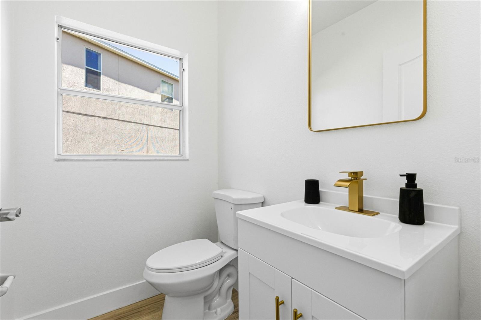 Image 17 of 73 For 1421 Tahoe Springs Court