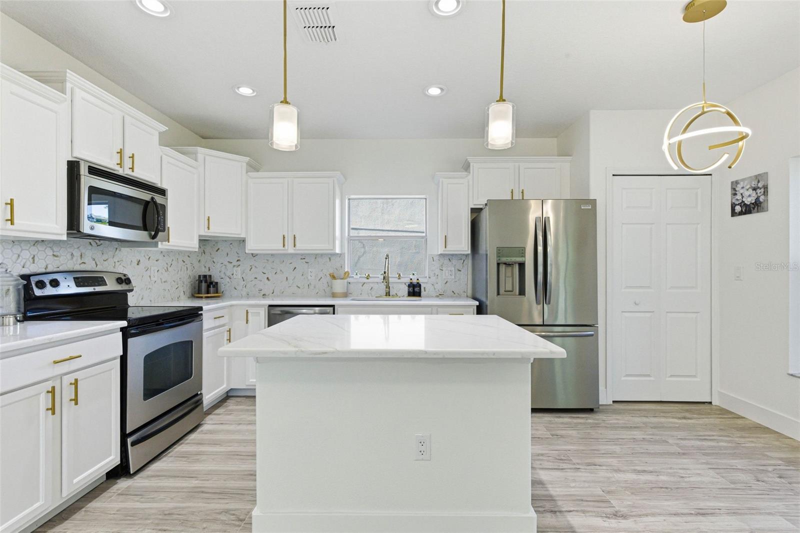 Image 26 of 73 For 1421 Tahoe Springs Court