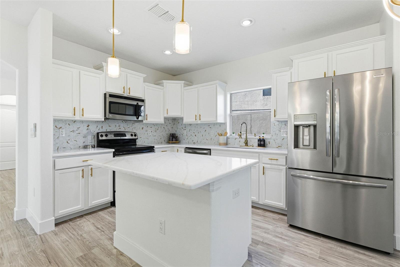 Image 27 of 73 For 1421 Tahoe Springs Court