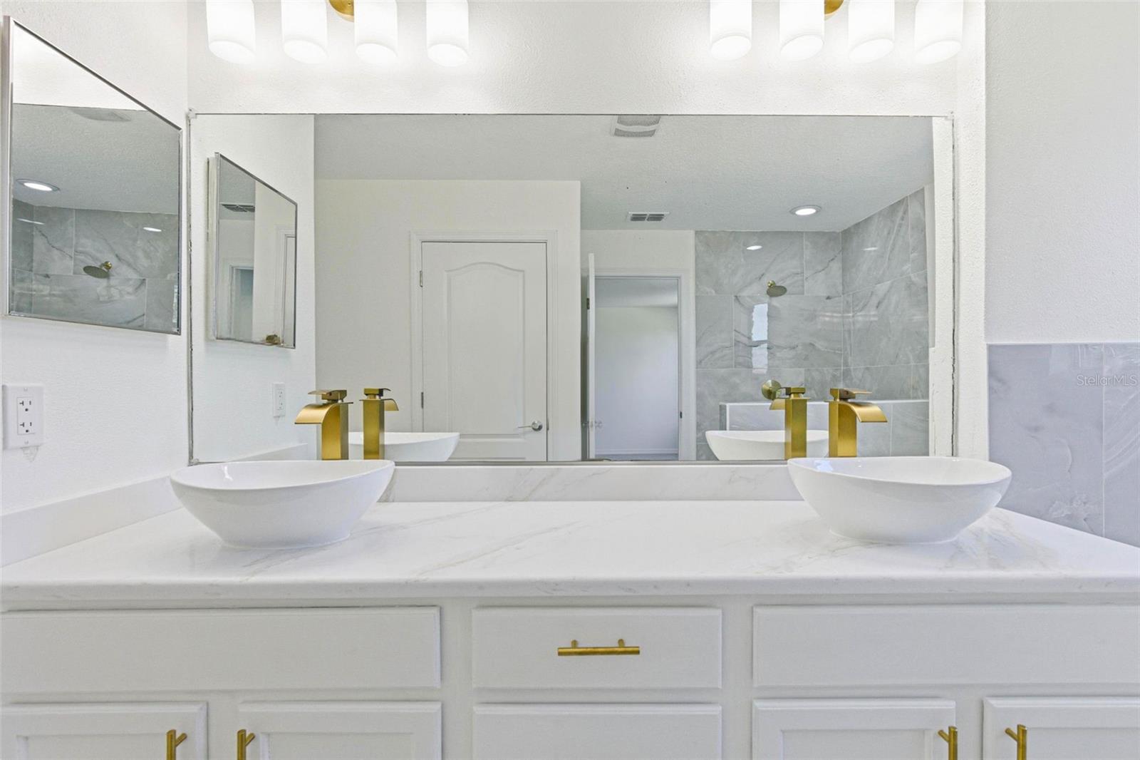 Image 37 of 73 For 1421 Tahoe Springs Court