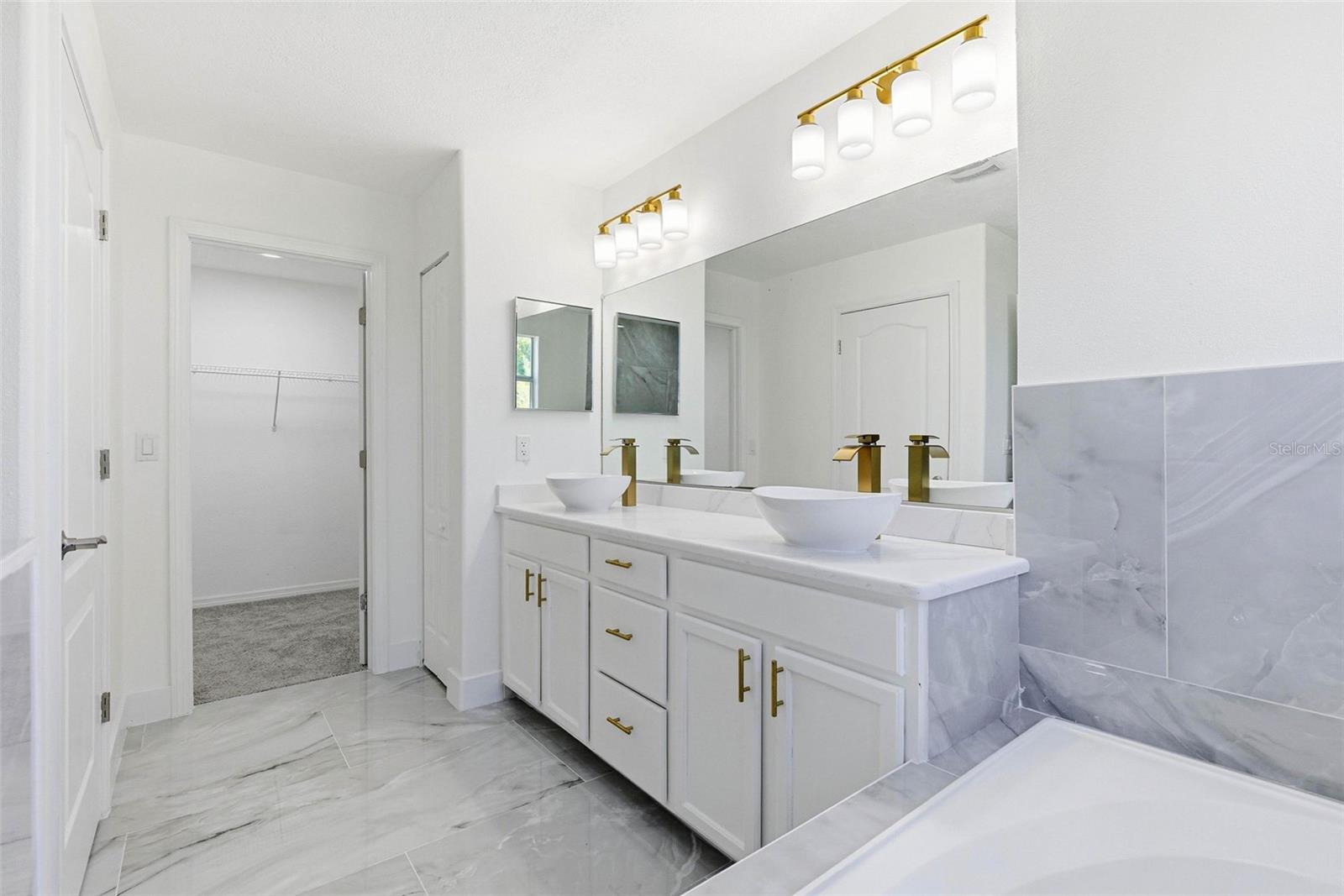 Image 38 of 73 For 1421 Tahoe Springs Court