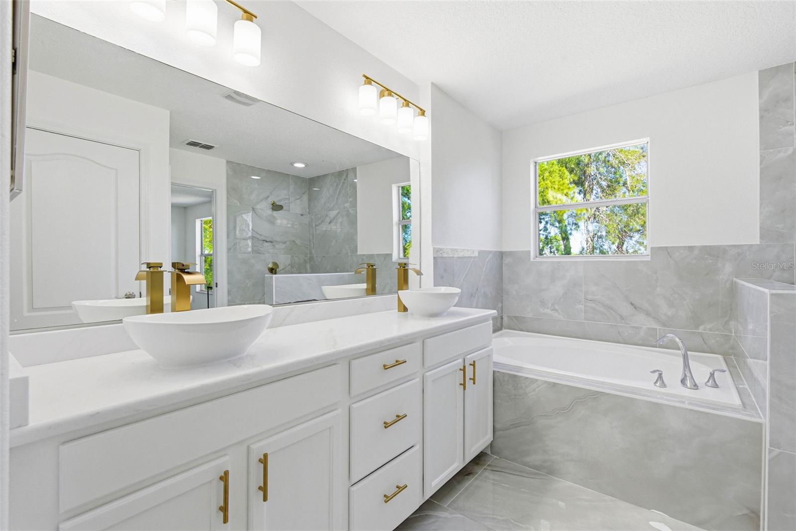 Image 39 of 73 For 1421 Tahoe Springs Court