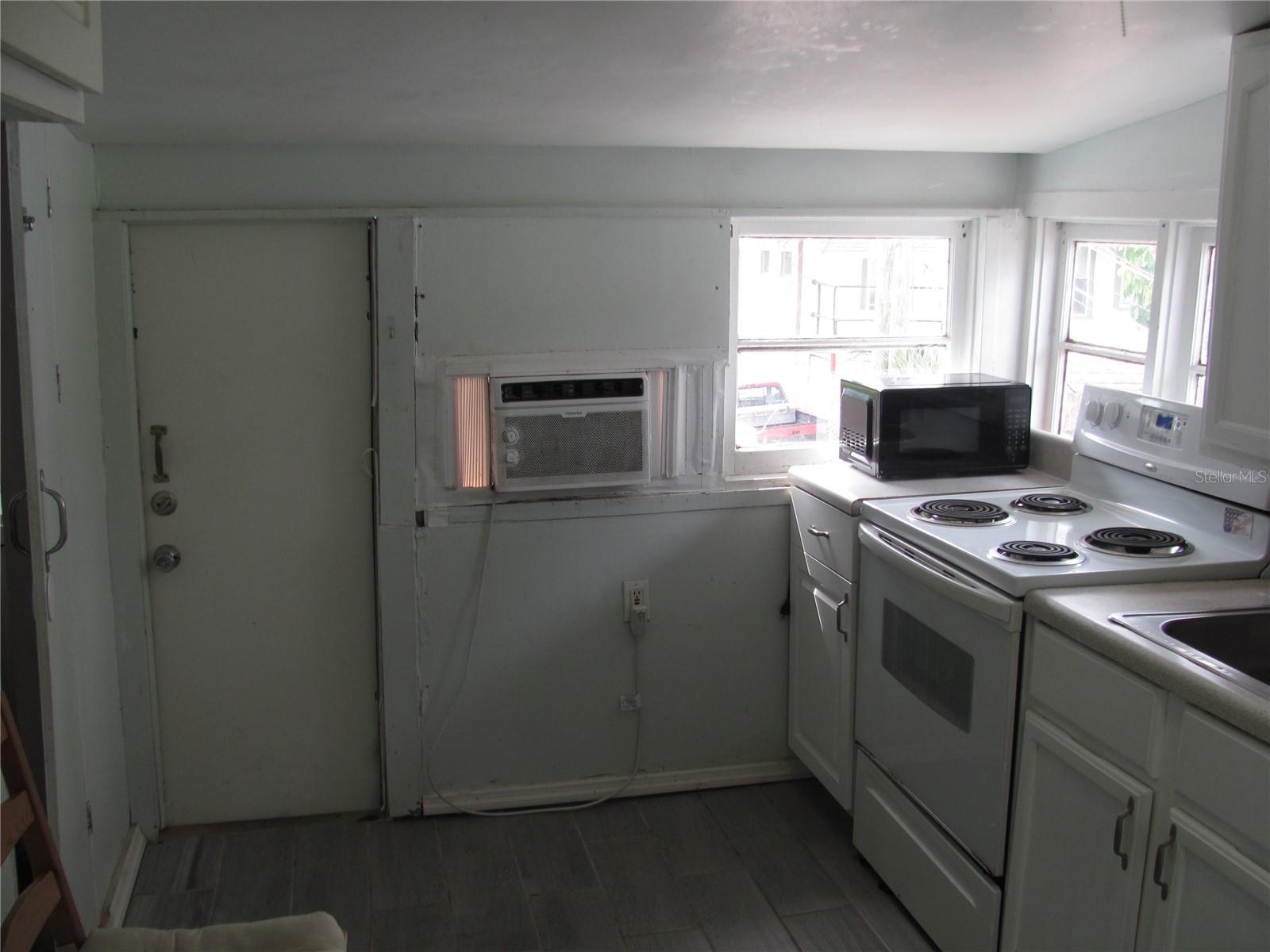 Image 9 of 11 For 524 3rd Street N D