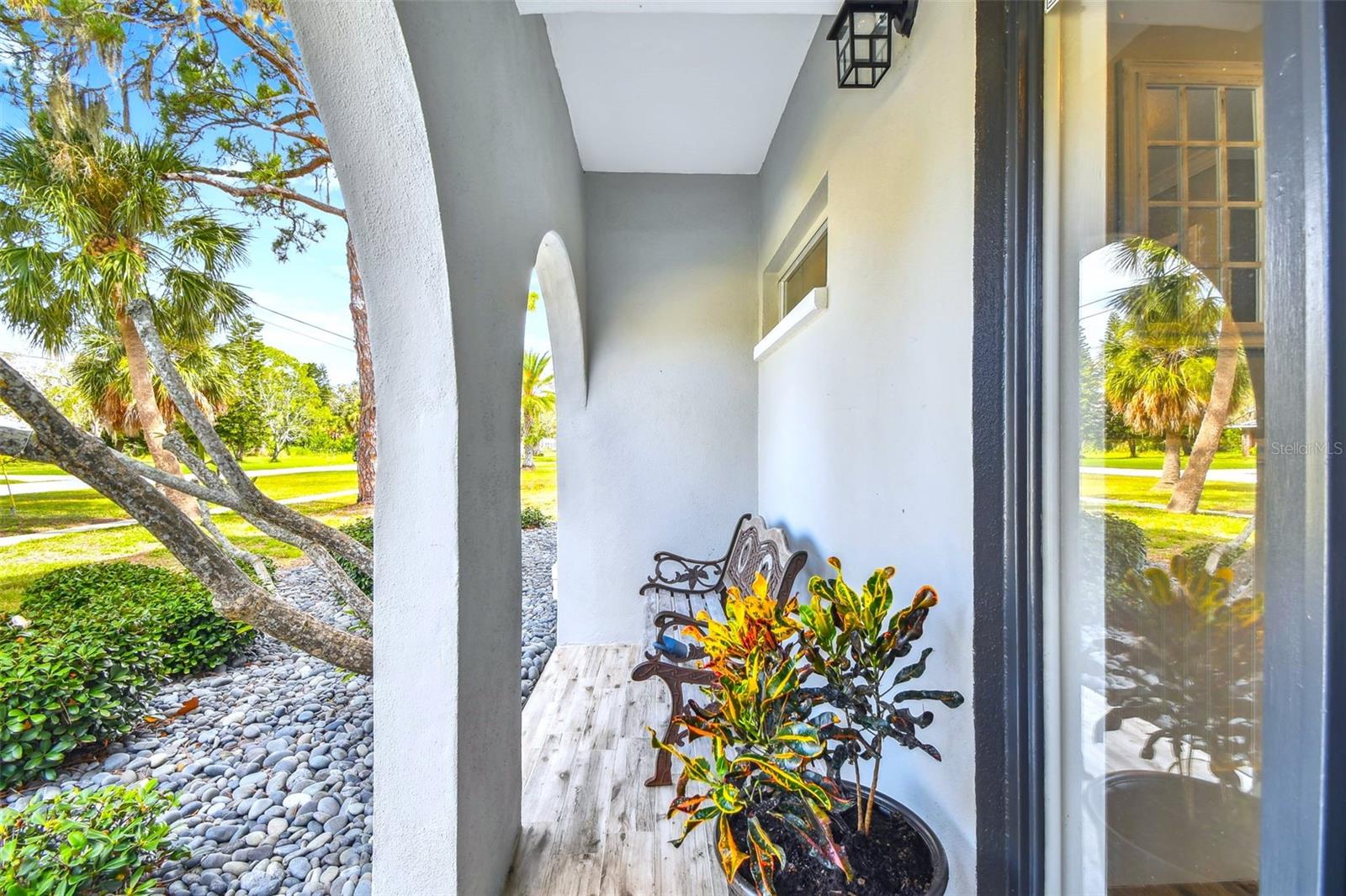 Image 14 of 90 For 644 Bayshore Drive