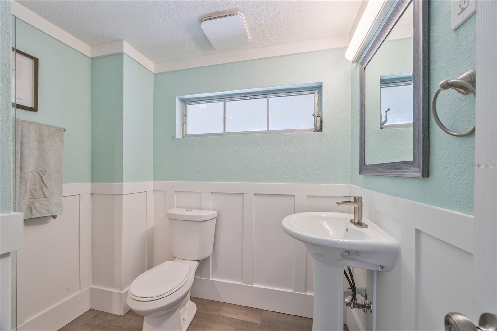 Image 21 of 90 For 644 Bayshore Drive