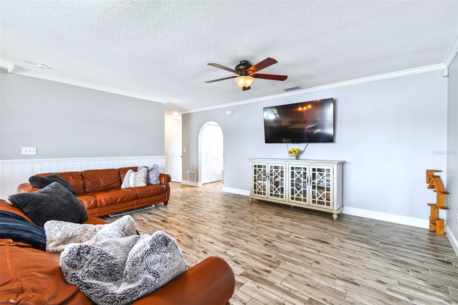 Image 44 of 90 For 644 Bayshore Drive