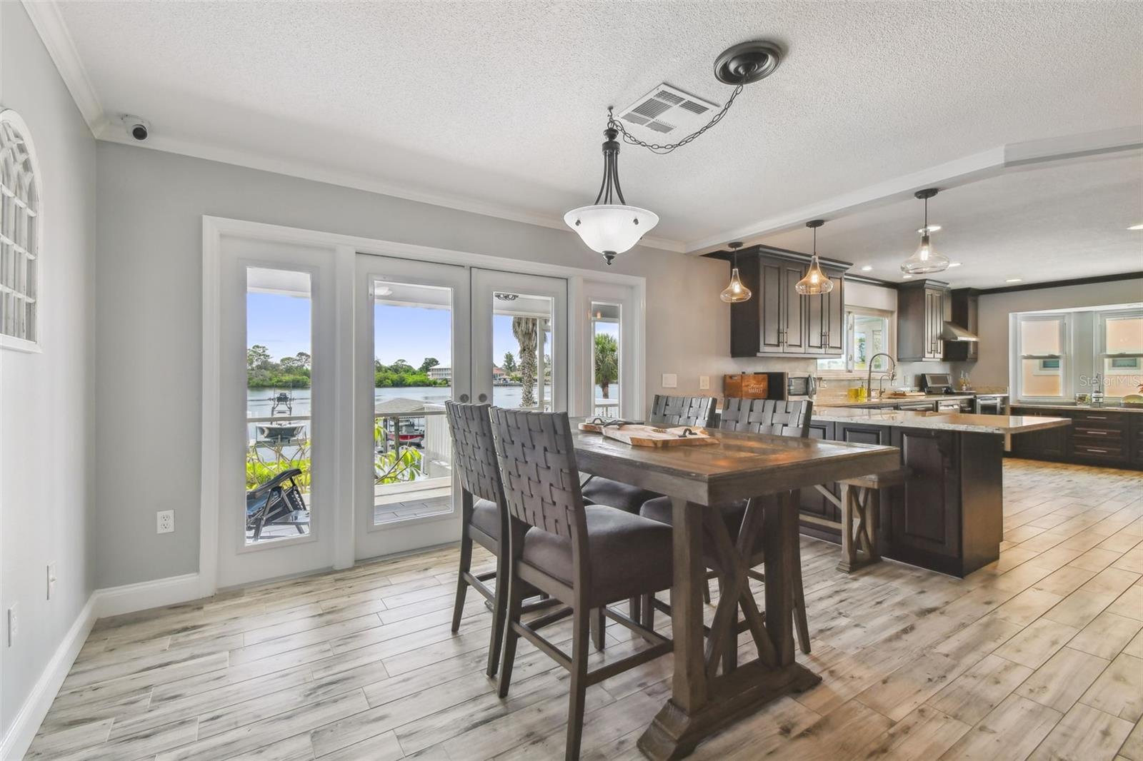 Image 46 of 90 For 644 Bayshore Drive