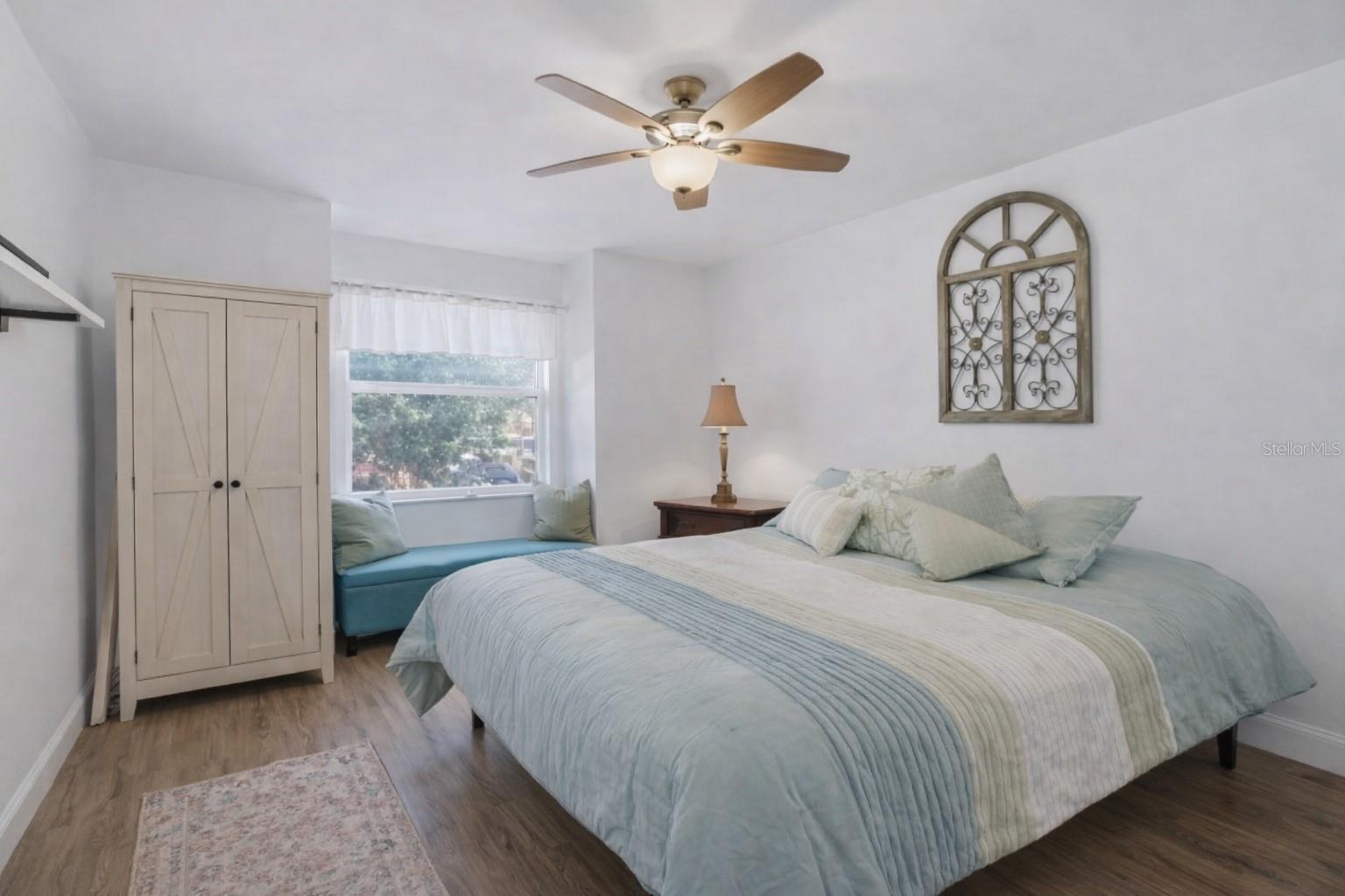 Image 15 of 32 For 2400 Feather Sound Drive 821