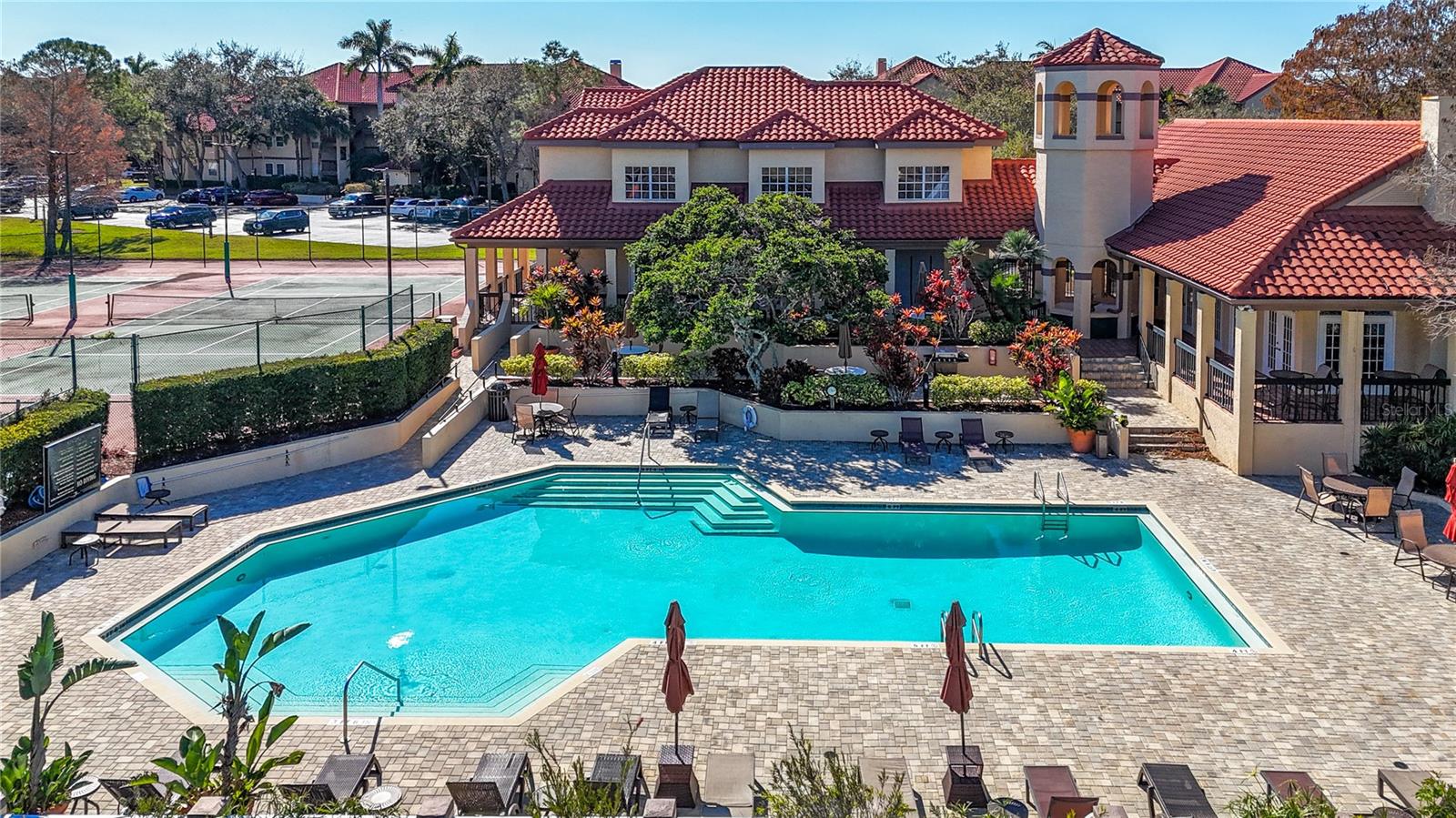 Image 21 of 32 For 2400 Feather Sound Drive 821