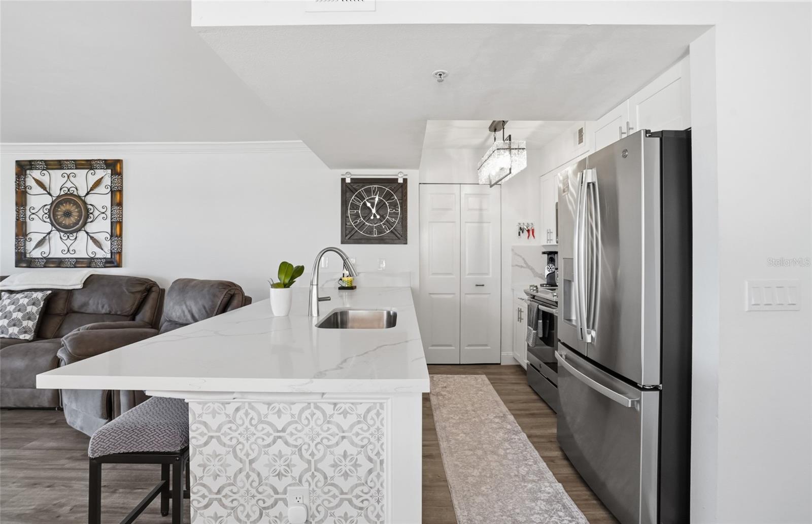 Image 7 of 32 For 2400 Feather Sound Drive 821