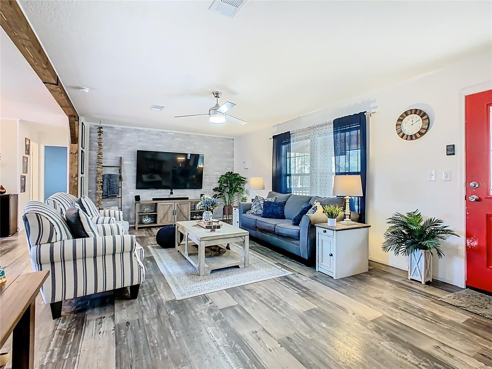 Image 14 of 73 For 10738 Country View Drive