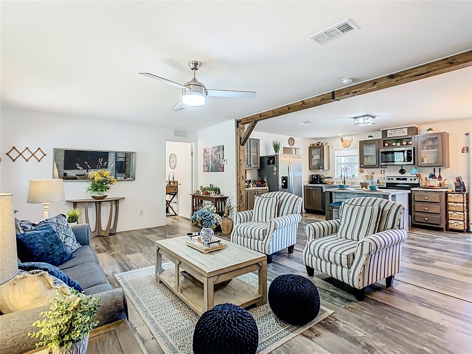 Image 16 of 73 For 10738 Country View Drive