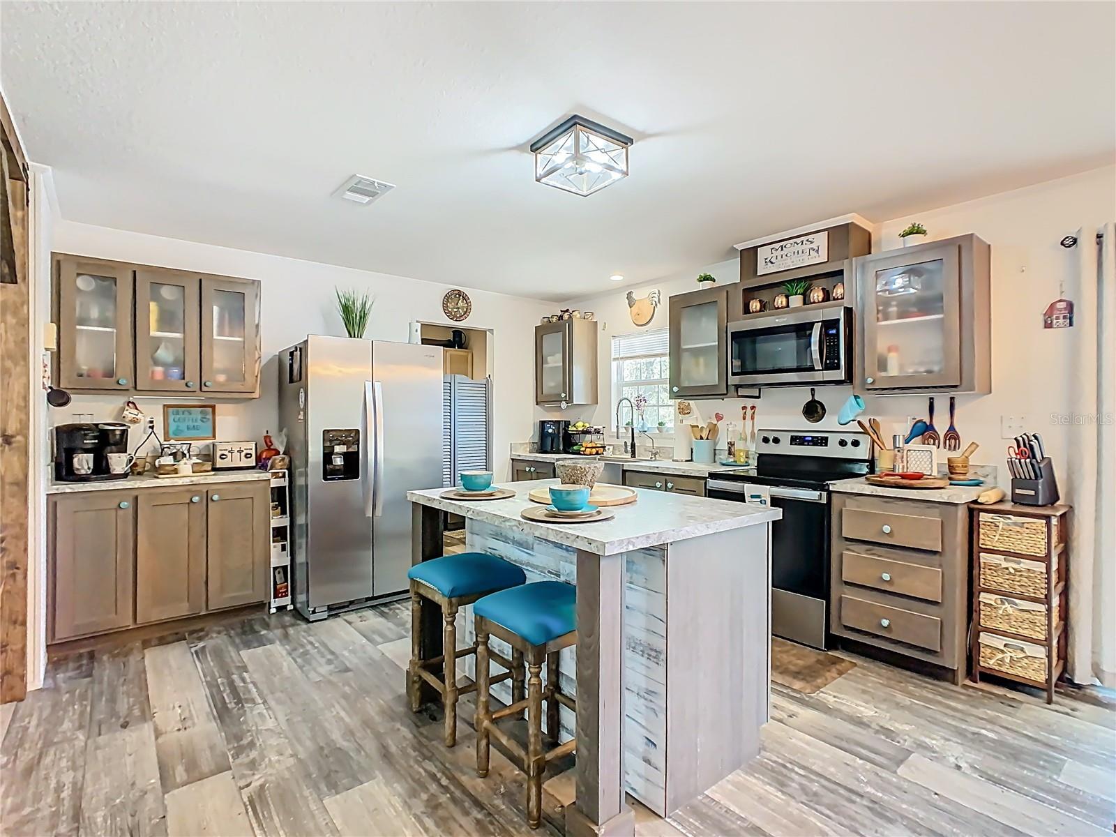 Image 26 of 73 For 10738 Country View Drive