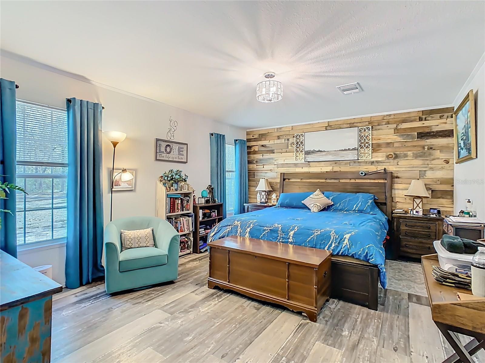 Image 28 of 73 For 10738 Country View Drive