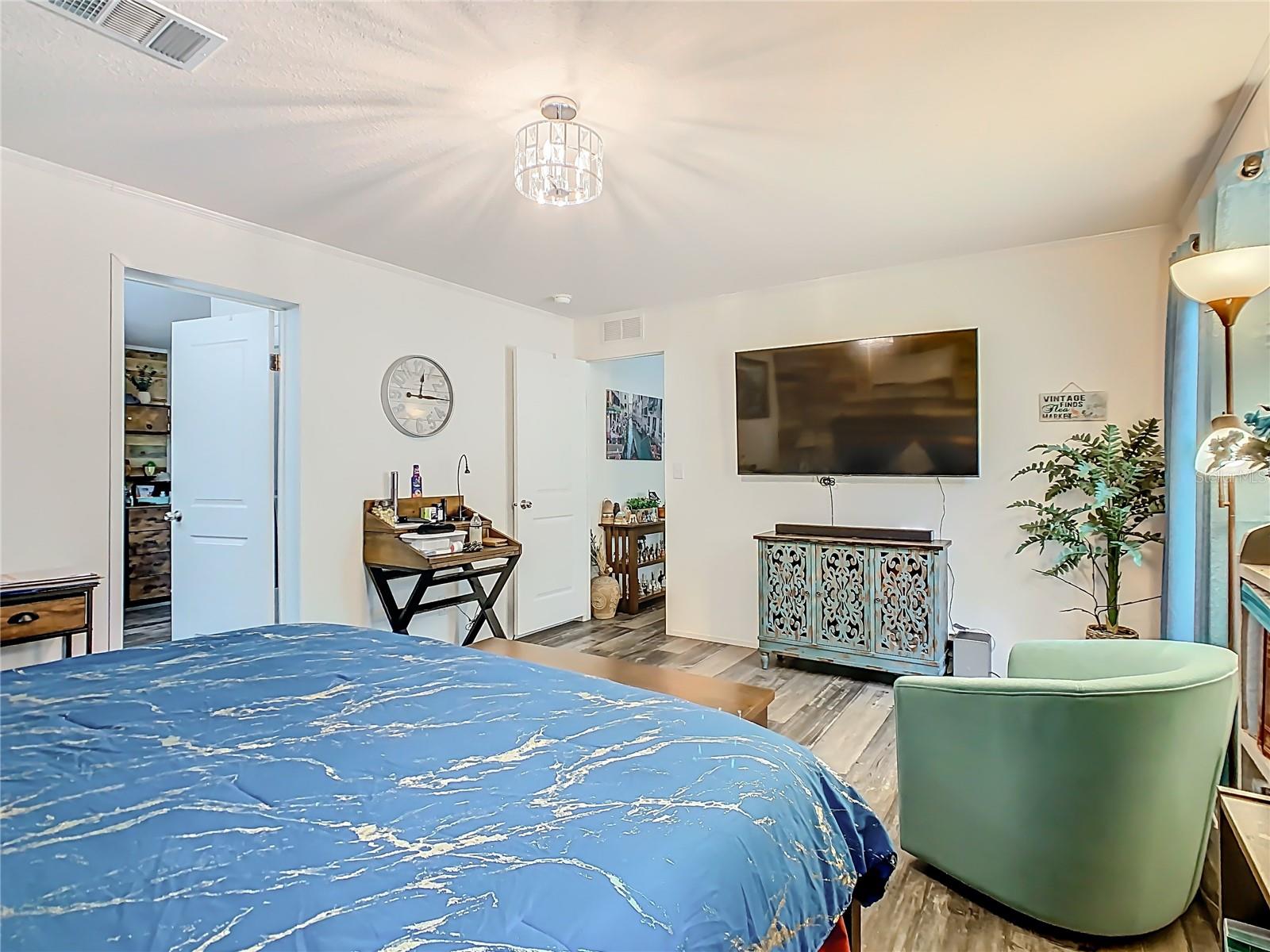 Image 29 of 73 For 10738 Country View Drive