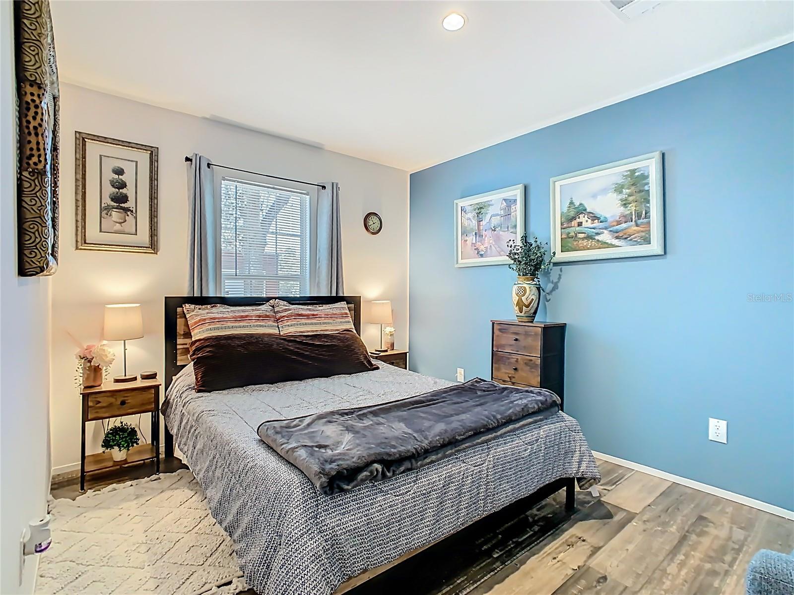 Image 35 of 73 For 10738 Country View Drive