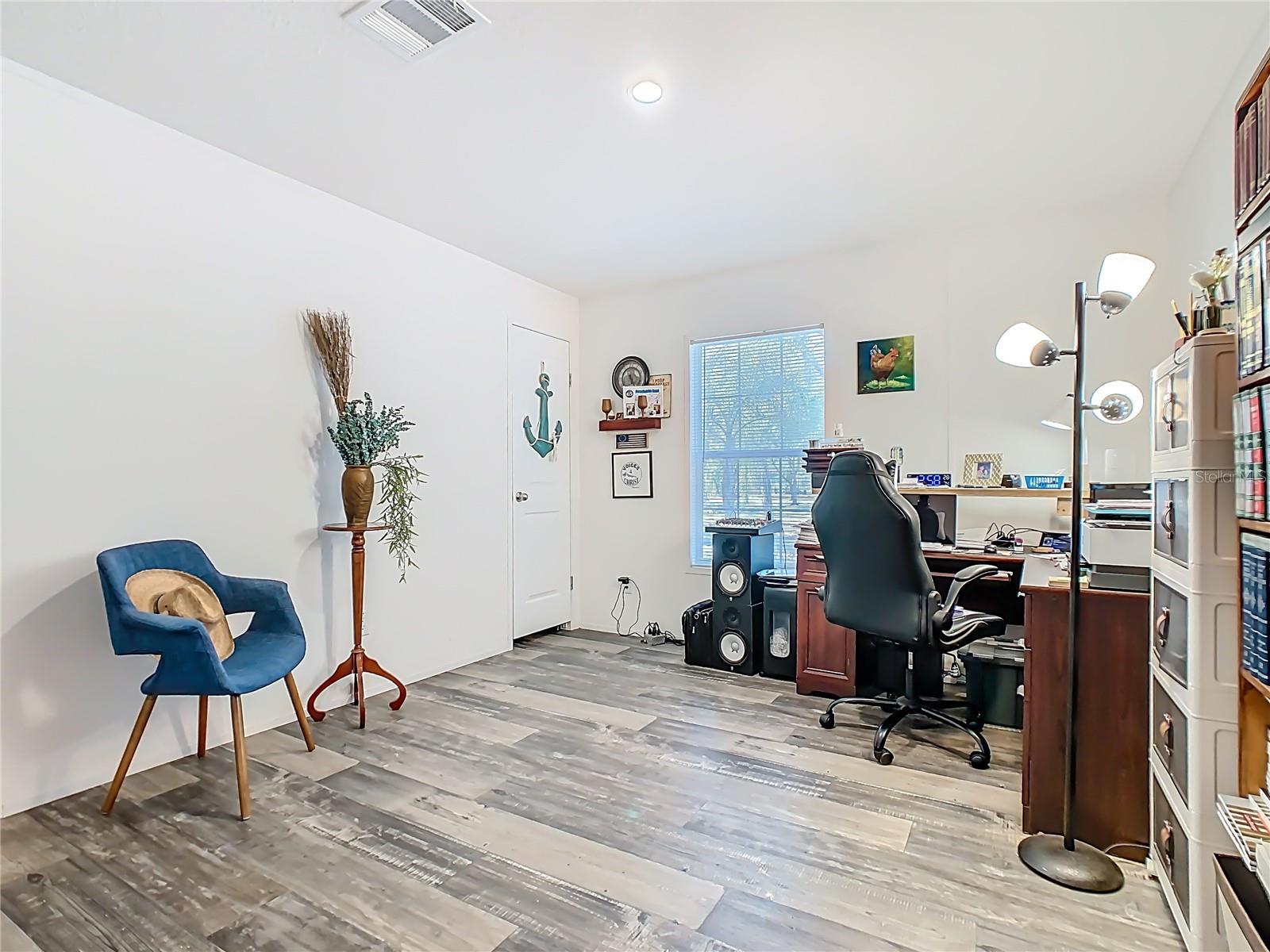 Image 36 of 73 For 10738 Country View Drive