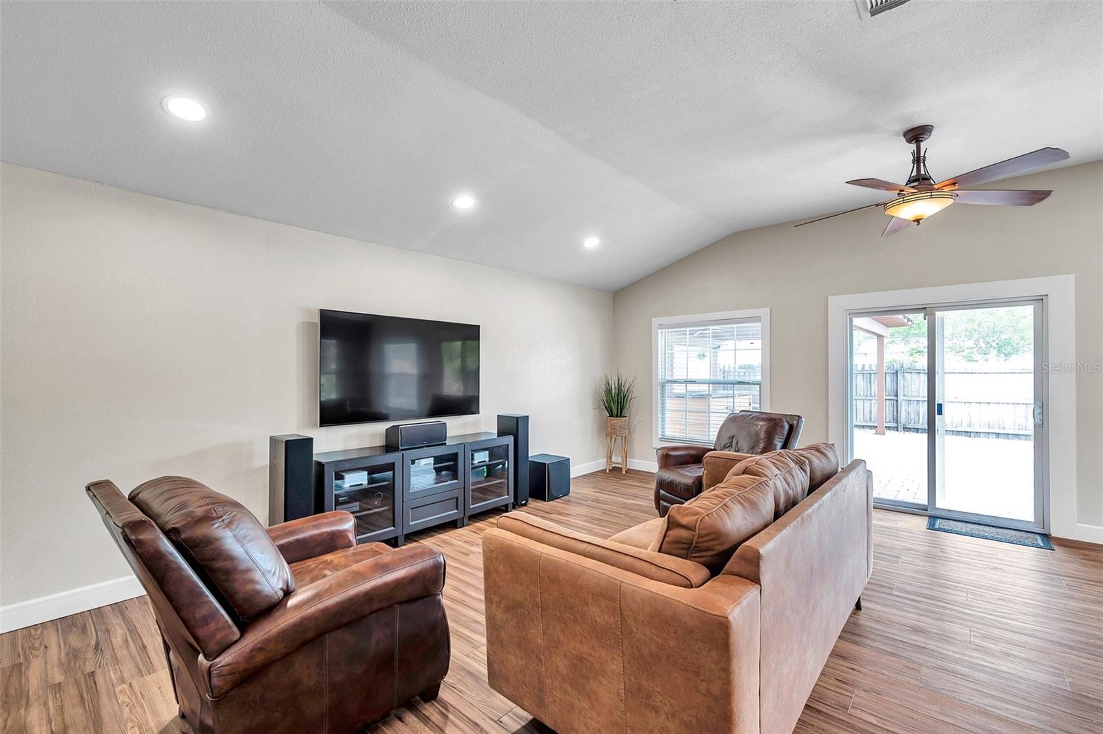 Image 10 of 43 For 4815 Plantation Drive