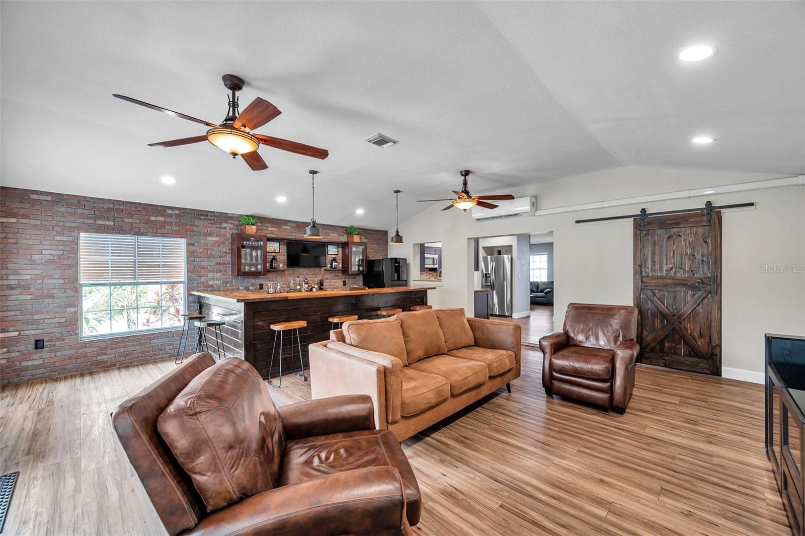 Image 12 of 43 For 4815 Plantation Drive