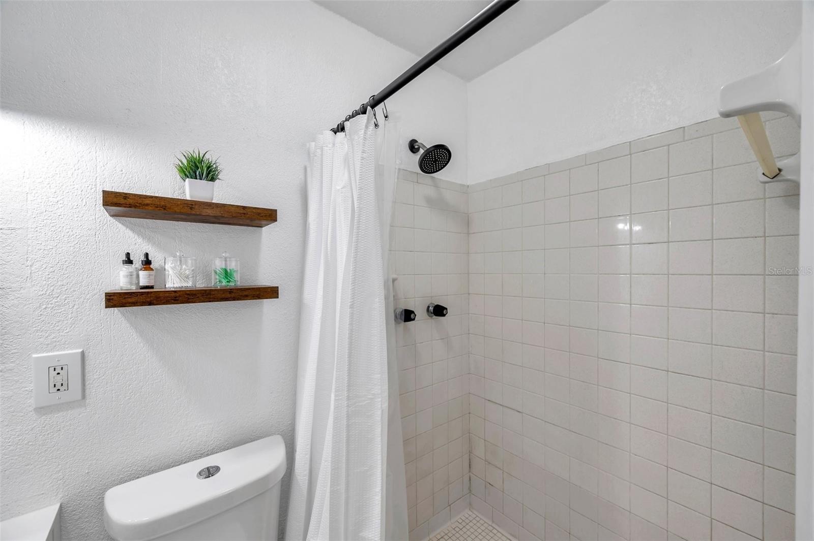 Image 22 of 43 For 4815 Plantation Drive