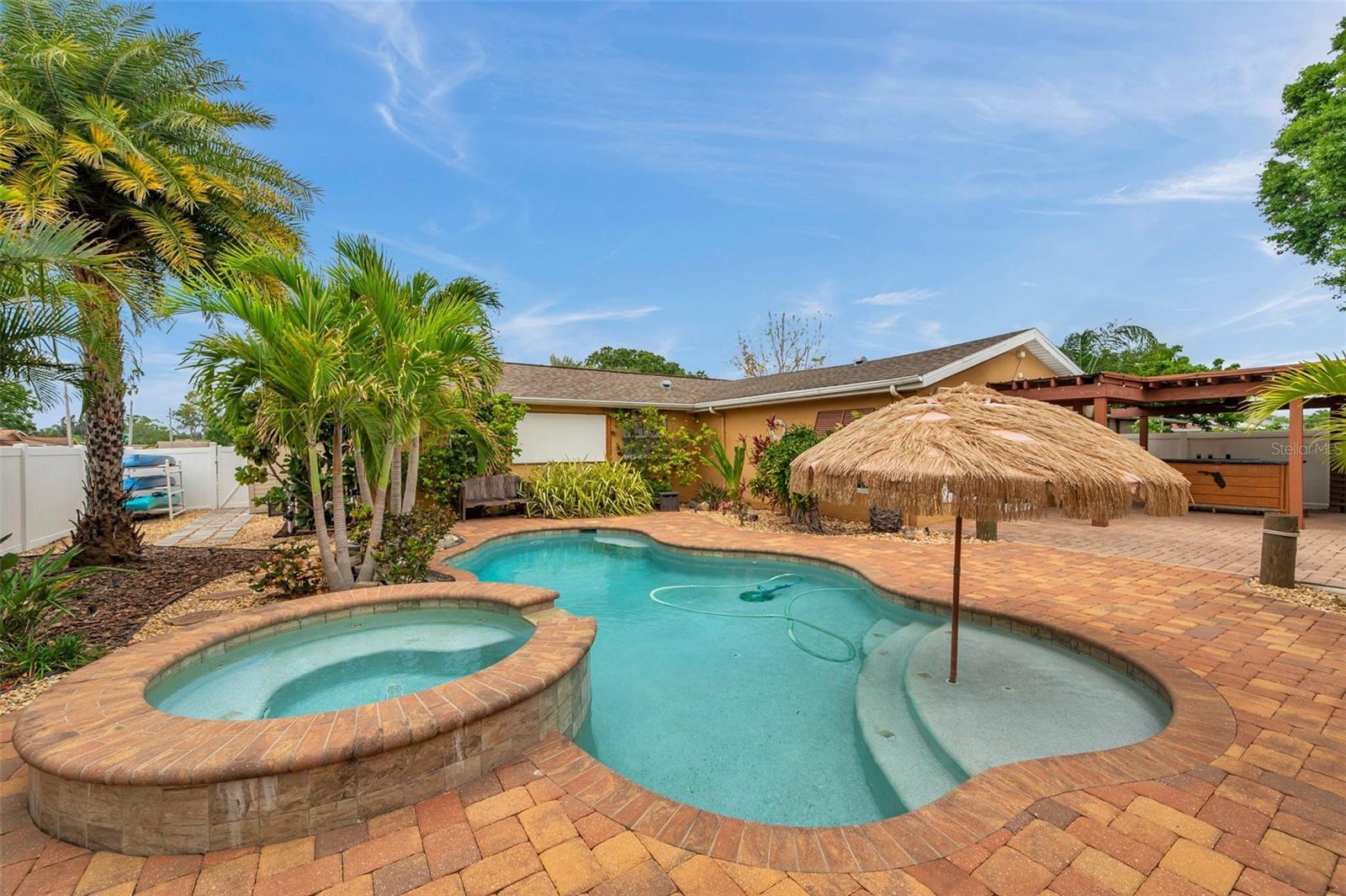 Image 36 of 43 For 4815 Plantation Drive