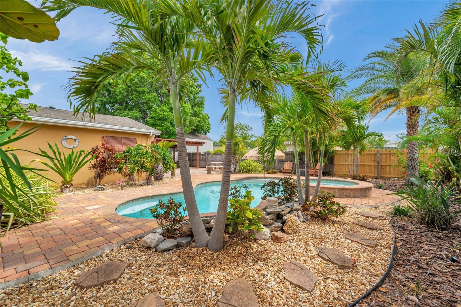 Image 38 of 43 For 4815 Plantation Drive