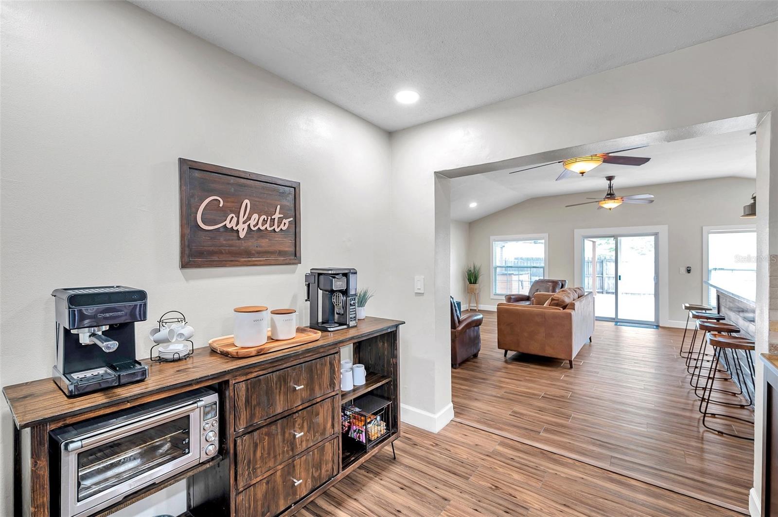 Image 9 of 43 For 4815 Plantation Drive