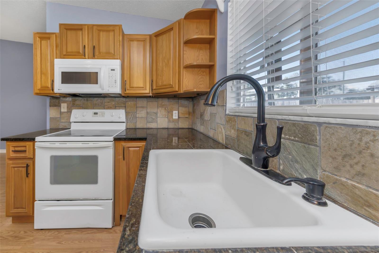 Image 11 of 72 For 747 Brook Street