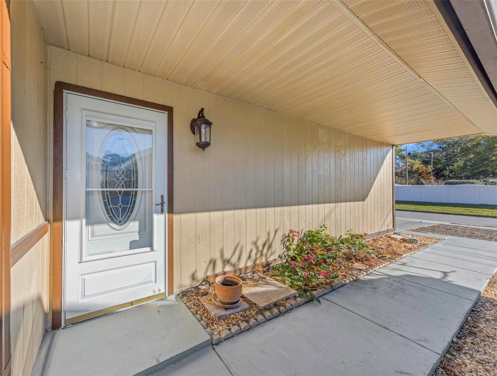 Image 2 of 72 For 747 Brook Street