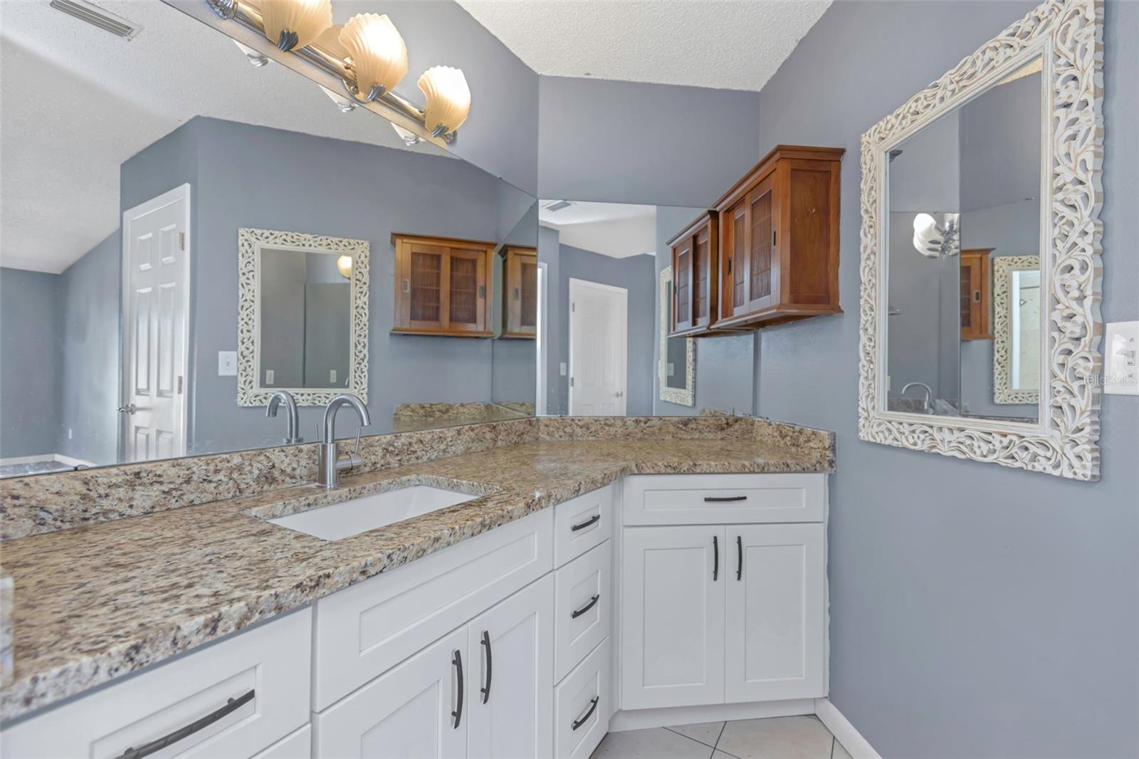 Image 20 of 72 For 747 Brook Street